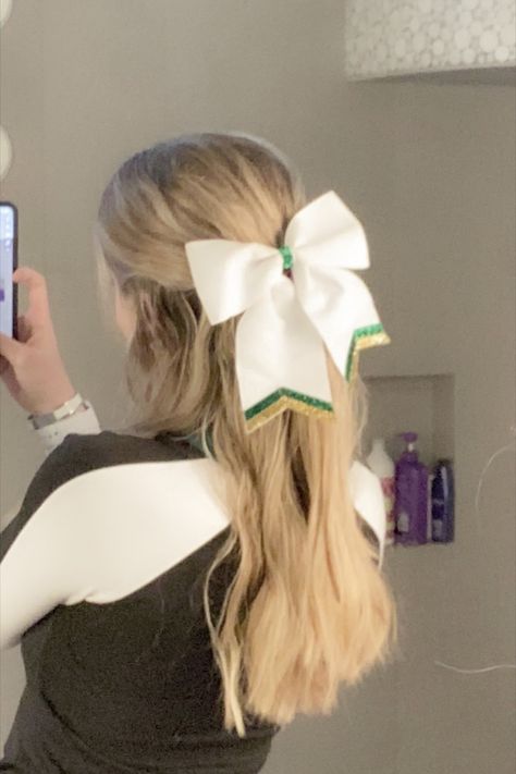 Cheer Hair, Cute Cheer Hairstyles, Reina Ellis, Cheer Ponytail, Cheer Makeup, Hairstyles No Braids, Preppy Hairstyles, Cheer Hair Bows, Cheerleading Hairstyles