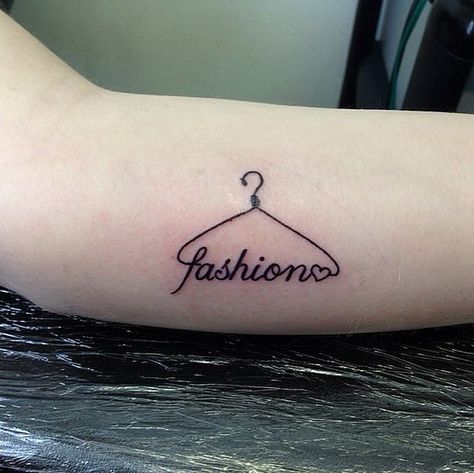 Hanger Tattoo, 13 Tattoos, Inspiration Tattoos, Just Ink, Tattoo Feminina, Real Tattoo, Popsugar Fashion, Love Tattoos, Tattoo Styles