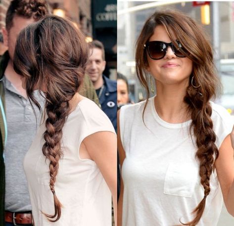 Selena Gomez Summer, Loose Braid Hairstyles, Loose Side Braids, Side Braid Ponytail, Selena Gomez Hair, Side Braid Hairstyles, Side Part Hairstyles, Short Hair Lengths, Loose Braids