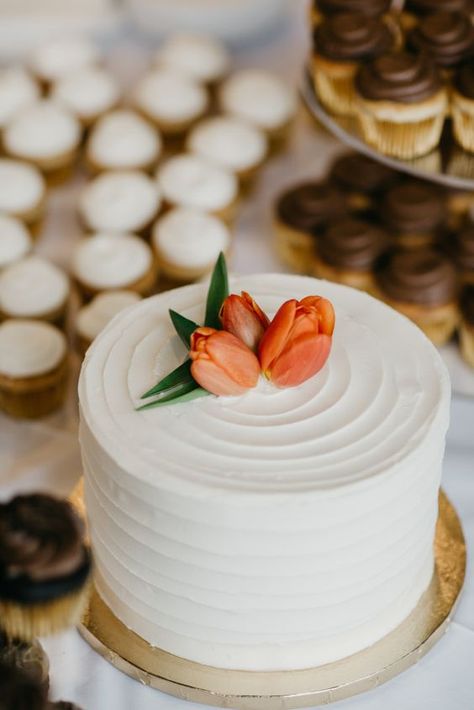 50 Wedding Cake Ideas for the couple looking to make a splash Simple Single Tier Wedding Cake, Simple Wedding Cake One Tier, 1 Layer Wedding Cake, 1 Tier Wedding Cakes, Single Tier Wedding Cake, Hannah Cooper, Teal Wedding Cake, Orchid Wedding Cake, Bakery Catering