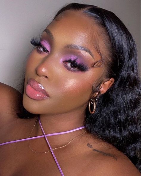 Lavender Eye Makeup Black Women, Lilac Eye Makeup Black Women, Purple Natural Makeup Looks, Makeup Prom Purple, Purple Soft Beat Makeup, Easter Makeup Black Women, Purple Birthday Makeup Looks, Purple Makeup Ideas For Black Women, Lilac Makeup Black Women