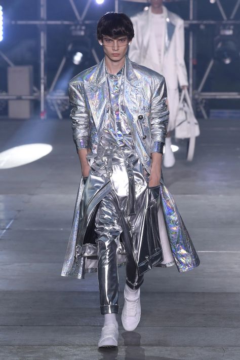 Men Silver Outfit, Shiny Suit Men, Futuristic Costume Men, Metallic Outfit Men, Silver Outfit Men, Metallic Silver Outfit, Galactic Outfit, Black And Silver Outfits, Beyonce Tour