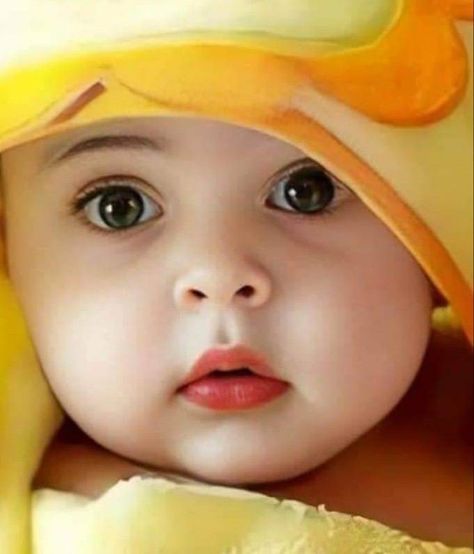 so awesome baby girls #girls #babyphotos #princess #princessdress #dress #baboys #babyloves #cutegirls Cute Baby Wallpaper Hd, Bebi Photo, Baby Wallpaper Hd, Easy Love Drawings, Drawing People Faces, Muslim Couple Photography