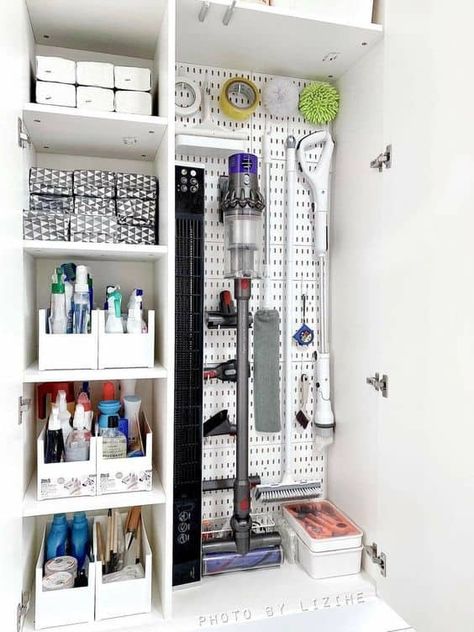 20 Brilliant Utility Closet Organization Ideas » Lady Decluttered Cleaning Closet Organization, Modern Laundry Room, Utility Room Designs, Utility Closet, Desain Pantry, Laundry Room Wallpaper, Organized Closet, Laundry Room Closet, Modern Laundry