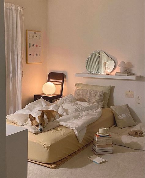 Korean Floor Bed, Single Mattress On Floor Ideas, Mattress On The Floor Aesthetic, Bed On Floor Aesthetic, Bed Floor Ideas, Single Bed Aesthetic, Matress Ideas Floor, Floor Bed Aesthetic, Bed On Floor Ideas Aesthetic