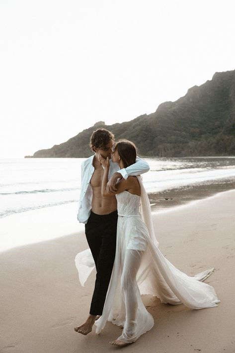 Olivia wedding dress - magical elopement in Oahu, Hawaii — Daci Gowns