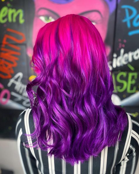 Vivid Colors Hair, Pink And Purple Hair, Purple Hair Highlights, Fantasy Make-up, Pink Purple Hair, Wild Hair Color, Vivid Hair, Hairdressing Training, Magenta Hair