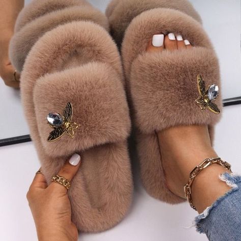 Slippers Fur, Casual Slides, Fur Decor, Faux Fur Slides, Fluffy Slippers, Slides For Women, Cute Slippers, Fur Shoes, Soft Slippers