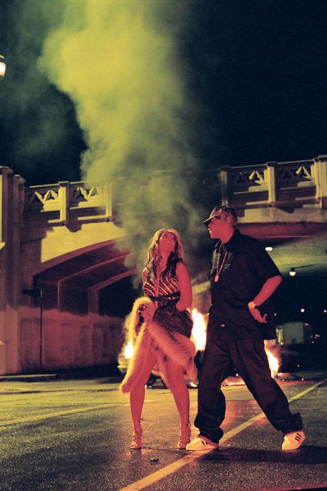 "When I'm off track, mami is keeping me focused So let's lock this down like it's supposed to be The '03 Bonnie and Clyde, Hov and B" —Jay Z, "03 Bonnie & Clyde" Behind the scenes on set of the "Crazy in Love" video shoot in 2003. Beyonce Crazy In Love, Beyonce Music, Beyonce Lyrics, Warsan Shire, Photos Black And White, Dangerous Love, Beyonce Knowles Carter, Crazy In Love, Beyoncé Giselle Knowles-carter