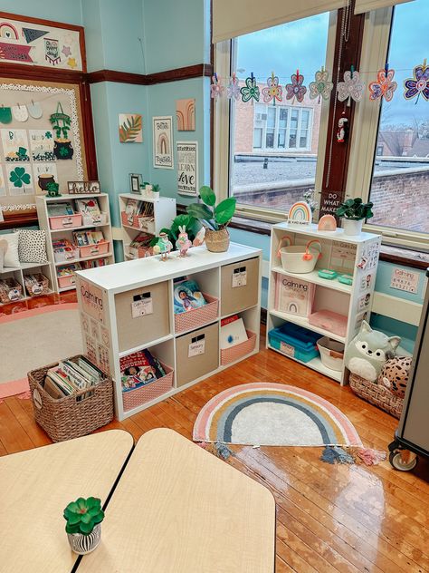 Homeschool Classroom Setup, Homeschool Room Decor, 6 Cube Organizer, Teaching Classroom Decor, Calm Classroom, Classroom Organization Elementary, Infant Classroom, Calming Corner, Prek Classroom