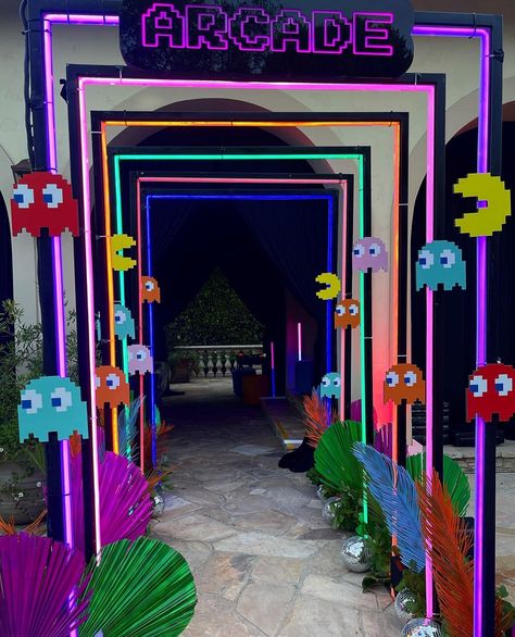 Neon Parade Float Ideas, 80s Float Parade, Disco Parade Float, Arcade Decorations Party Ideas, Arcade Party Decorations, Retro Arcade Party, 80s Party Decorations For Adults, 80s Photo Booth, 80s Birthday Party Ideas