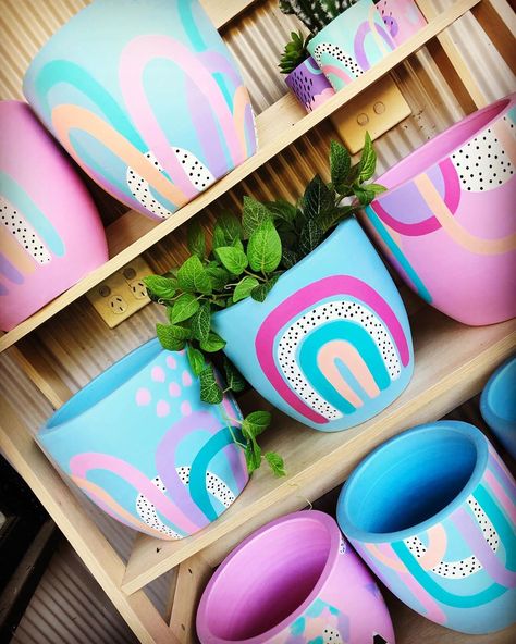 Ash In Wonderland on Instagram: “#shelfieoftheday  Can’t wait to tell you where all of these planters are headed 🤫💕 What a weekend! 🌈💖🎨 #abstractart #paintedpots…” Plant Pot Design, Flower Pot Art, Plant Pot Diy, Painted Pots Diy, Painted Plant Pots, Pots And Planters, Tanah Liat, Diy Flower Pots, Decorated Flower Pots