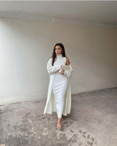 Long Cardigan With Dress, Long Dress With Cardigan, Dress With Long Cardigan, Dress With Cardigan Outfit, Cream Cardigan Outfit, Dress And Cardigan Outfit, White Maxi Dress Outfit, White Cardigan Outfit, Coats Outfit