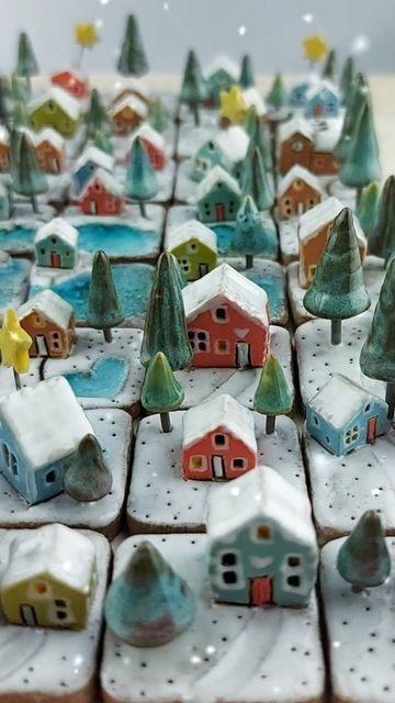 Elukka Ceramics⚱ est. 2008 on Instagram Tiny Clay Houses, Pottery Decorating Ideas, Christmas Ceramics Ideas, Pottery Handbuilding Ideas, Ceramic Houses Christmas, Small Ceramics, Pottery Houses, Air Dry Clay Projects, Clay Houses