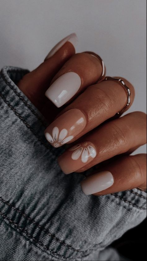 nails aesthetic February Gel Nails, Ongles Beiges, Quick Nail, Cute Simple Nails, Beige Nails, Simple Gel Nails, Basic Nails, School Nails, Acrylic Nails Designs