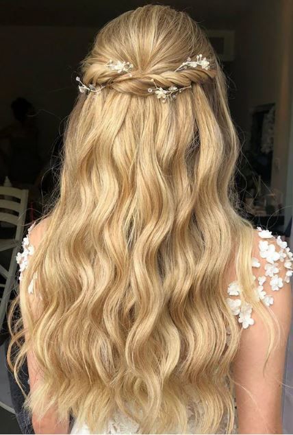 Prom Curly Hairstyles, Bridesmaid Hair Inspo, Cute Prom Hairstyles, Simple Prom Hair, Ball Hairstyles, Hoco Hairstyles, Prom Hairstyles For Long Hair, Wedding Hair Inspiration, Wedding Hair And Makeup