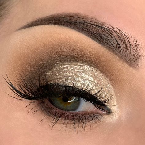 Let's Go Commando Liquid Eye Shadow - Feral Cosmetics Bridesmaid Hair Inspo, Gold Makeup Looks, Liquid Eye Shadow, Makeup Artist Tips, Lovely Eyes, Glamorous Makeup, Gold Makeup, Brown Eyeshadow, Stage Makeup