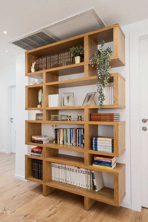 Small Space Interior Design, Bookshelves In Living Room, Modern Desert, Bookcase Decor, Bookcase Design, Japanese Interior Design, Home Library Design, Bookshelf Design, Bookshelves Diy