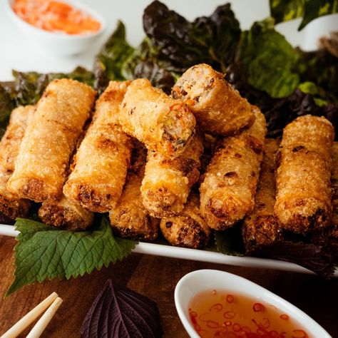 Fried Rice Paper Rolls, Deep Fried Rice, Fried Rice Paper, Vietnamese Fried Spring Rolls, Vietnamese Spring Rolls Recipe, Rice Paper Spring Rolls, Vietnamese Egg Rolls, Vietnamese Rice Paper Rolls, Rice Paper Recipes