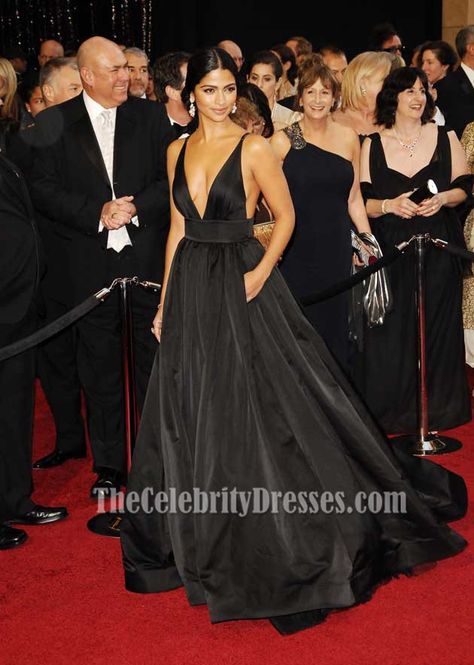 Camila Alves 2011 Oscar Black V-neck Formal Dress Red Carpet Ball Gown Penelope Cruz, Formal Dresses Red Carpet, Vestidos Oscar, Satin Prom Dresses, Chique Outfits, Oscar Dresses, Red Carpet Gowns, Satin Prom Dress, Black Gown