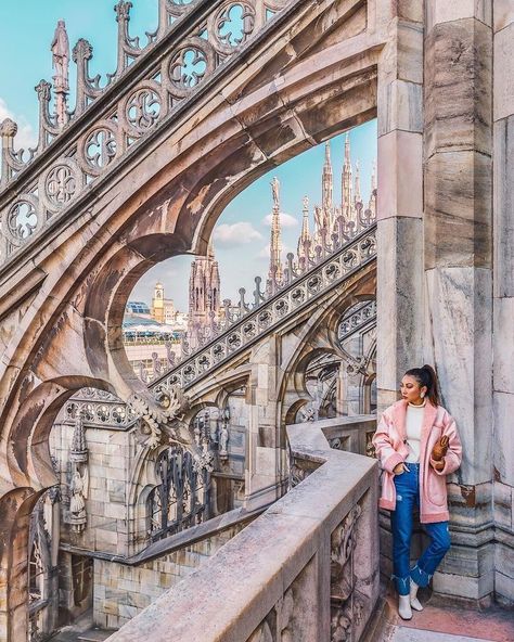 #mfw ✈️ #pfw Milan Duomo, The World Pictures, Milan Travel, Milan Cathedral, Travel Photography Tips, Milano Italy, Italy Photography, Interlaken, Travel Locations