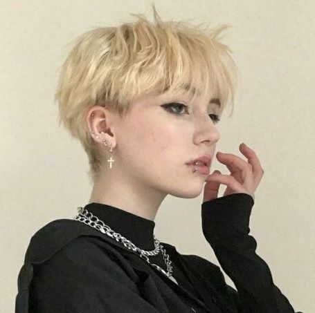 Non Binary Hair, Ftm Haircuts, Non Binary Haircuts, Androgynous Hair, Short Hair Tomboy, Short Grunge Hair, 2023 Hair, Really Short Hair, Mens Haircuts