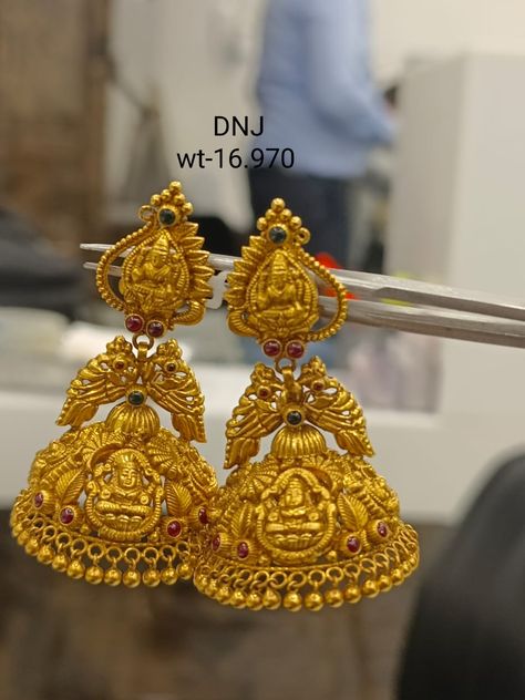 Jhumkis Traditional Gold, Ear Buttalu Gold, New Jumki Designs Gold, Gold Antique Jumkas Design, Zumka Earrings Gold Jewellery, Gold Antique Jhumkas, Jumkey Gold, Zumka Earrings Gold, Antique Jumki Designs Gold