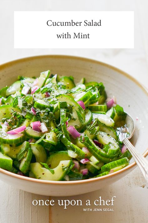 Cucumber Mint Salad, Mint Salad Recipes, Light Side Dishes, Once Upon A Chef, Resep Salad, Mint Salad, Mint Recipes, Cucumber Recipes Salad, Summer Side Dishes