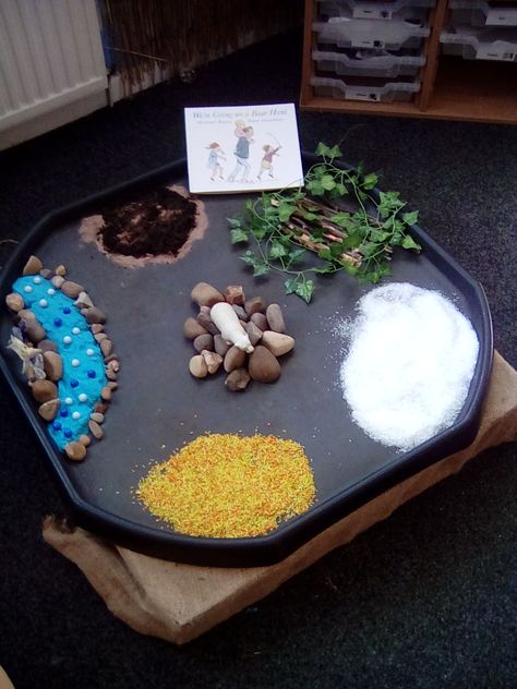 Baby Room Activities, Tuff Tray Ideas Toddlers, Going On A Bear Hunt, Toddler Sensory Bins, Reggio Inspired Classrooms, Bear Hunt, Class Displays, Rhyming Activities, Eyfs Activities