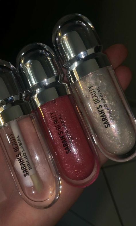 Gloss Labial, Lip Glosses, Gloss Lipstick, Makeup Items, Makati, Just Girl Things, Makeup Skin Care, Simple Makeup, Makeup Inspo