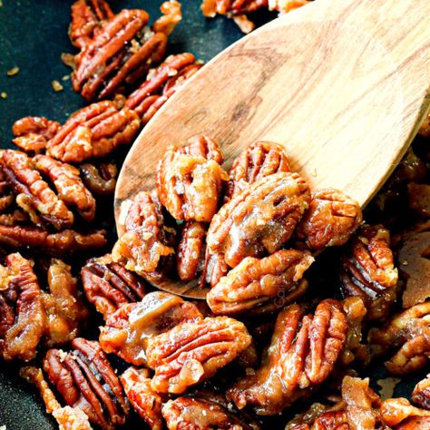 5 Minute Perfect Caramelized Nuts - Carlsbad Cravings Carmelized Walnuts, Candied Nuts Recipe, Glazed Nuts, Cookies 2023, Snacks Homemade, Caramelized Walnuts, Winter Fruit Salad, Berry Fruit Salad, Twice Baked Sweet Potatoes