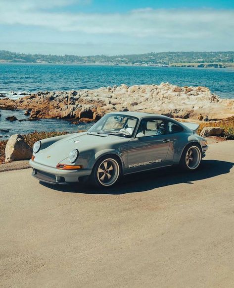 Air Cooled Porsche, Vintage Porches Car, Porsche Singer Dls, Taycan Porsche, Macan Porsche, 964 Porsche, Panamera Porsche, Porsche Aesthetic, Porsche Garage