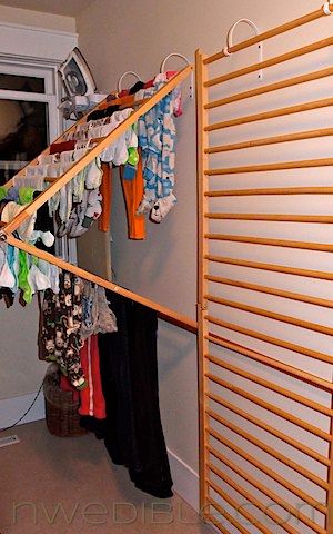 Diy Clothes Drying Rack, Wall Drying Rack, Wall Mounted Clothes Drying Rack, Diy Wand, Clothes Hanging, Drying Rack Laundry, Baby Gates, Laundry Drying, Clothes Drying