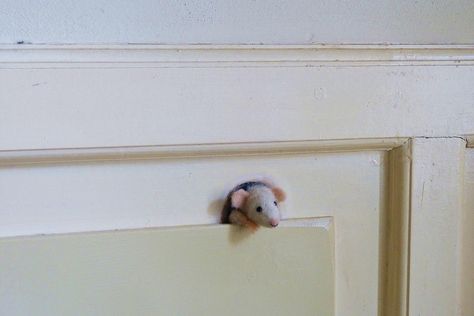 Mouse in hole | by helenpriem Mouse Door, Room Box Miniatures, Fairy Ideas, Mouse Hole, Nook Ideas, Little Mouse, Patterns Fashion, Fairy Door, Felting Tutorials