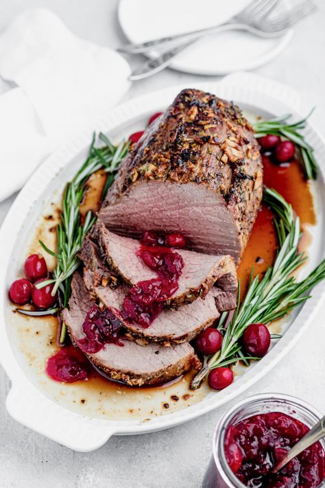 Holiday Roast Beef is delicious and tender roast beef that is excellent for a holiday dinner. Though you can serve this roast any day! via @2kitchendivas Holiday Roast Beef, Christmas Roast Beef, Christmas Beef, Christmas Meat, Peruvian Ceviche, Holiday Roast, Vinegar Recipes, Tender Roast Beef, Balsamic Sauce