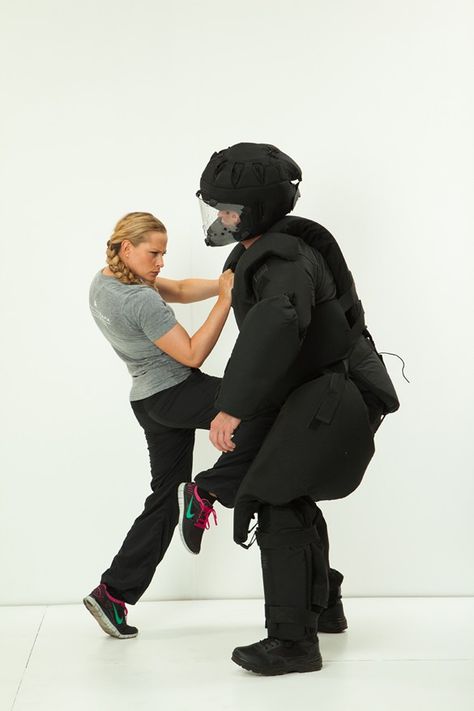 Jiu Jitsu, Krav Maga Kids, Krav Maga Techniques, Krav Maga Self Defense, Kids Mma, Learn Krav Maga, Self Defense Tips, Martial Arts Women, Michelle Lewin