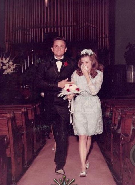 Johnny Cash & June Carter Cash on their wedding day in 1968. Johnny Cash And June, Jonny Cash, Johnny Cash June Carter, June Carter, June Carter Cash, Johnny And June, Famous Couples, I'm With The Band, Johnny Cash