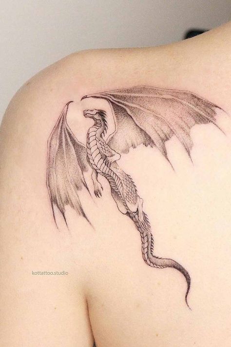 Tron Tattoo, Dragon Tattoo Shoulder, Dragon Tattoo Back, Piece Tattoo, Dragon Tattoo For Women, Pieces Tattoo, Gra O Tron, Full Sleeve Tattoos, Tattoo Inspo