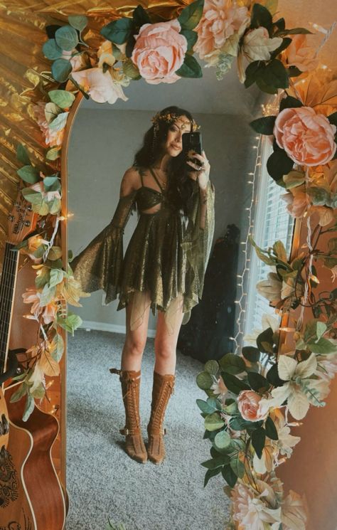 Mother Earth Cosplay, Ren Faire Fae Costume, Renfest Outfit Fairy, Ren Fair Fairy Outfit, Ren Fest Fairy, Ren Faire Costume Ideas, Ren Faire Outfits Fairy, Enchanted Costume, Fairy Festival Outfit