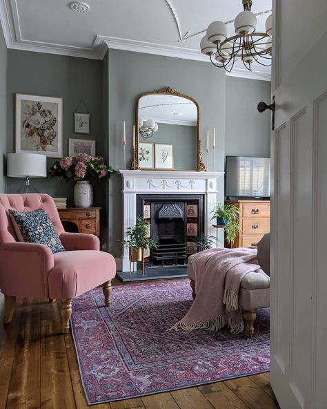 Refresh Your Interior: Living Room Ideas And Designer Insights 2nd Choice, Victorian House Interiors, Terrace Living Room, Victorian Living Room, Cosy Living Room, Beautiful Living Rooms, Living Room Makeover, Living Room Inspo, New Living Room