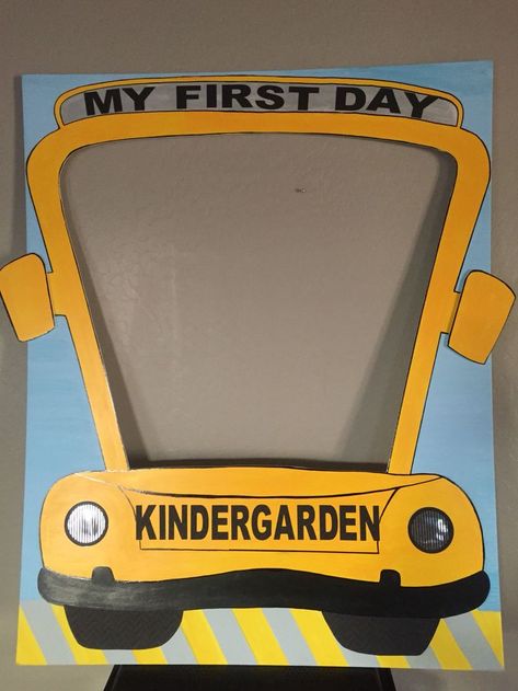 School Bus Pictures, School Bus Party, Back To School Crafts For Kids, School Photo Frames, School Picture Frames, Bus Party, First Day Of School Pictures, Party Frame, Welcome To School