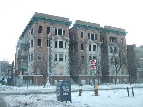 Abandoned Apartment Building Detroit Abandoned Apartment Building, Apartment Building Architecture, Detroit Apartment, Abandoned Apartment, Detroit Ruins, Detroit Houses, Abandoned Detroit, Apartment Exterior, Building Aesthetic