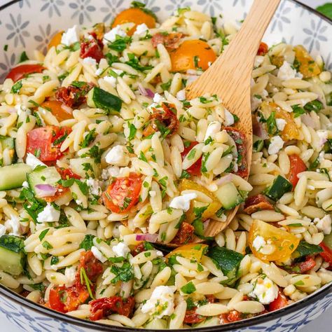 Orzo Salad (Light & Healthy with Lemon Dressing) Orzo Tuna Pasta Salad, Orzo Feta Salad, Mediterranean Sides, Greek Orzo Salad, Colorful Veggies, Cold Salads, Mediterranean Flavors, Recipes Salads, Orzo Pasta Salad