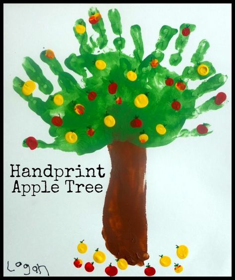 Handprint Apple Tree ~ Fun Fall Art Project For Kids September Crafts, Art Project For Kids, Apple Activities, Apple Craft, Fall Art Projects, Apple Theme, Apple Art, Project For Kids, Daycare Crafts