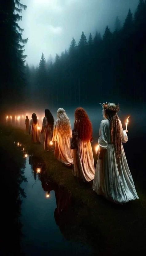 Espiritual Aesthetic, Mythology Photography, Witches Ritual, Samhain Art, Halloween Costumes 2022, Baba Jaga, Pagan Spirituality, Lost Souls, Sacred Feminine