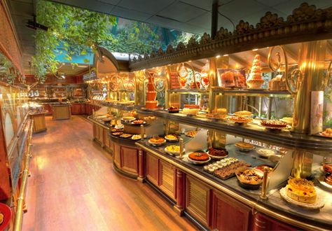 Les Grands Buffets, one of the 'top 10 luxury buffets in the world' by China.org.cn. Spring Buffet, Buffet Table Settings, Calgary Restaurants, Las Vegas Buffet, Fruit Buffet, Garden Party Recipes, Yacht Interior Design, Food Catering, Buffet Restaurant