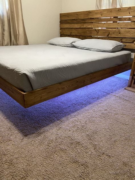 Diy Bed Frame Easy, Wooden Pallet Beds, Steel Bed Design, Pallet Bed Frame, Bed Frame Plans, Mens Bedroom Decor, Simple Bed Frame, Floating Bed Frame, Pallet Furniture Designs