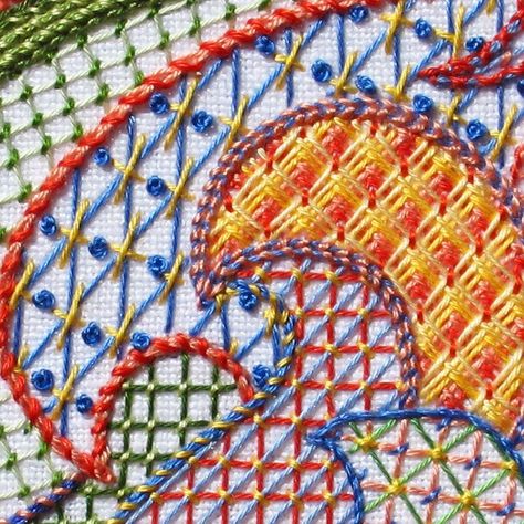 Bordado Jacobean, Crewel Embroidery Tutorial, Embroidery Yarn, Jacobean Embroidery, Crewel Embroidery Patterns, Crewel Embroidery Kits, Wool Embroidery, Embroidery Transfers, Learn Embroidery