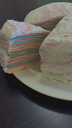 Crepe Cake Korean, Aesthetic Crepe Cake, Korean Crepe Cake, Crepe Birthday Cake, Crepe Cake Aesthetic, Cakes Rainbow, Quick And Easy Meal Ideas, Korean Cafe, Crepe Cake