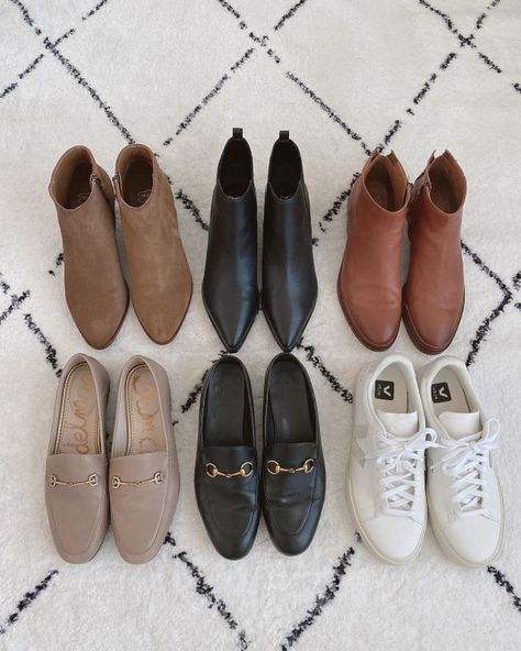 Winter Work Shoes, Capsule Wardrobe Shoes, Classy Yet Trendy, Work Shoes Women, Business Casual Shoes, Minimalist Capsule Wardrobe, Classy Shoes, Winter Capsule Wardrobe, Business Casual Outfits For Work